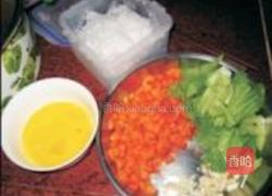 胡萝卜丁蛋炒饭的做法图解1