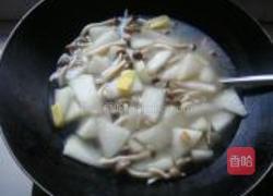 蟹味菇炖冬瓜的做法图解4