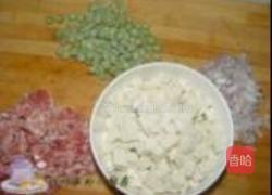 猪肉粉丝疙瘩汤的做法图解1