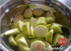 快手鲜蘑丝瓜蛋汤的做法图解1