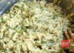 萝卜香菜丸子的做法图解2