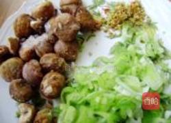 白菜烧板栗的做法图解2