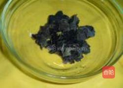 木耳拌西兰花的做法图解3