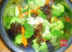 木耳拌西兰花的做法图解8