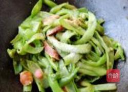 香肠炒豆角的做法图解6