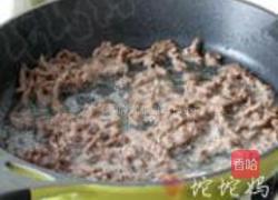 黑椒牛柳炒意面的做法图解4