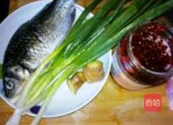 红烧鲫鱼的做法图解1