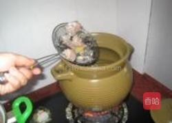 椰子炖乌鸡汤的做法图解3