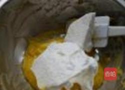 戚风小蛋糕的做法图解14