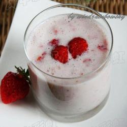 草莓薏仁酸奶的做法[图]