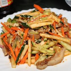 蔬果拌猪头肉的做法[图]