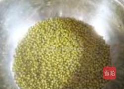 泡发绿豆芽的做法图解1