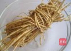 茅根马蹄糖水的做法图解2