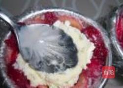 樱桃冰淇淋炸弹的做法图解6