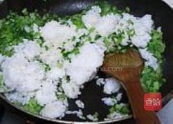 芹菜牛肉炒饭的做法图解7