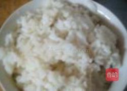 酱油炒饭的做法图解1