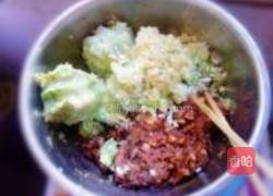 白菜猪肉饺子的做法图解4