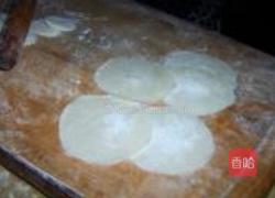 韭菜木耳水饺的做法图解9