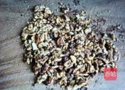 核桃仁桃酥的做法图解3