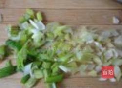 荠菜鲜肉大馄饨的做法图解2