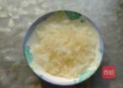 银耳樱桃汤的做法图解3
