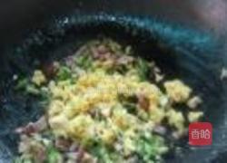 肉丁酱油焖饭的做法图解3