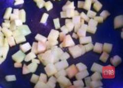 南瓜奶油拌面的做法图解3