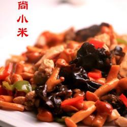 木耳滑子菇鸡丁的做法[图]