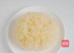 冰糖银耳莲子羹的做法图解1