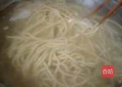 素菜炒面的做法图解3