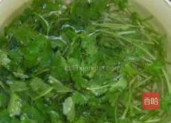 香菜肉馅大馄饨的做法图解2