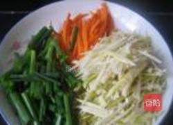 梭子蟹杂蔬面的做法图解2