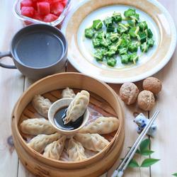 酸菜鲜肉柳叶蒸饺的做法[图]