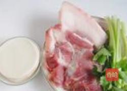 芹菜鲜肉煎饺的做法图解1