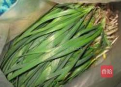 韭菜虾肉馄饨的做法图解2