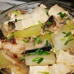 冬瓜豆腐炖三文鱼头的做法[图]