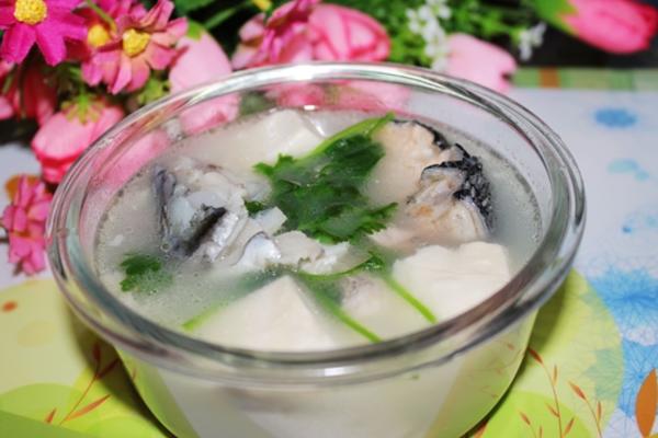 三文鱼头豆腐汤