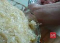 酸菜饺子的做法图解3