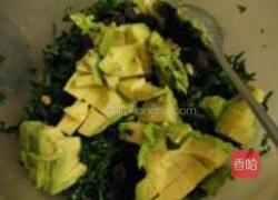 油果羽衣甘藍沙拉的做法图解5