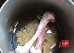 五香牛腩粉的做法图解1