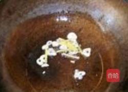 丝瓜木耳烩彩面的做法图解2