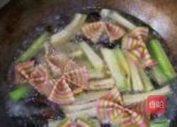 丝瓜木耳烩彩面的做法图解6