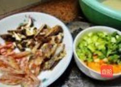 彩蔬腊味煲仔饭的做法图解2