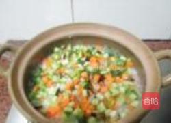 彩蔬腊味煲仔饭的做法图解7