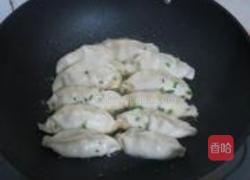 圆白菜鲜肉锅贴的做法图解25