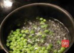 咸肉鸡蛋炒饭的做法图解2