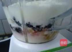 桑葚香蕉奶昔的做法图解6