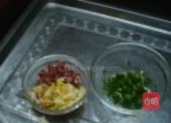 咖喱腊肠蛋炒饭的做法图解2