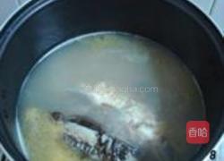 鲫鱼西洋菜汤泡饭的做法图解8
