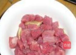 皮蛋瘦肉粥的做法图解2